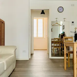 https://milano-bocconi-navigli-10.italymilanhotels.net